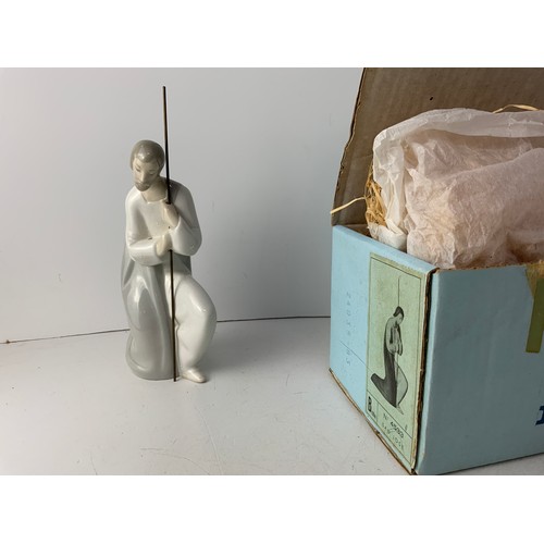 642 - Boxed Lladro Figurine - San Jose