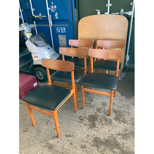 522A - Vintage Dining Table and Chairs