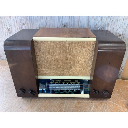 412 - Invicta 30A Valve Radio