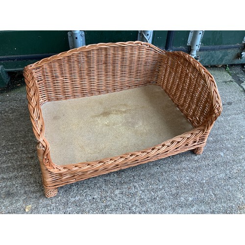 546 - Wicker Pet Bed