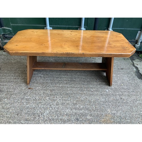 549 - Coffee Table