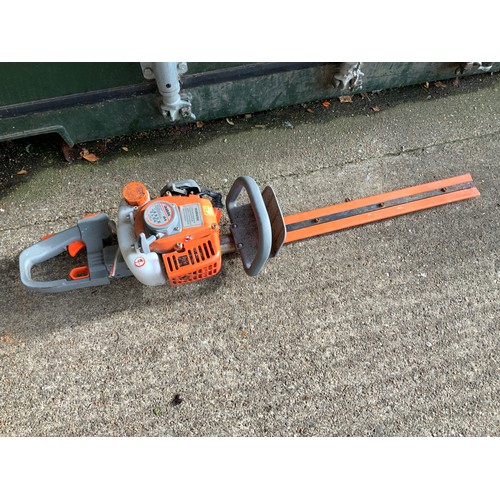 9 - Petrol Hedge Trimmer