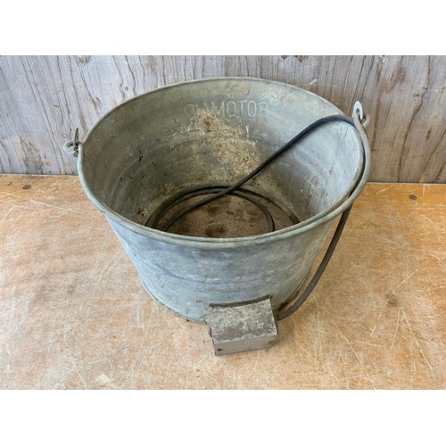 18 - Galvanised Bucket with Heater - Rotomaid