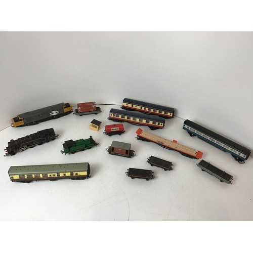 231 - Model Railway Engines and Rolling Stock