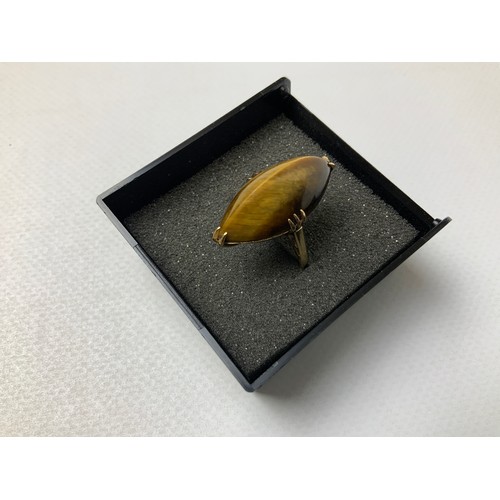 370 - Victorian 18ct Tigers Eye Ring - Size M - 4.7gms