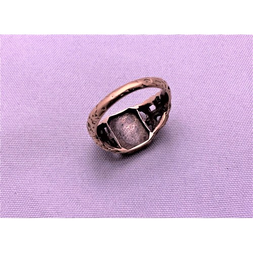 194 - 9ct Gold Signet Ring - Size M