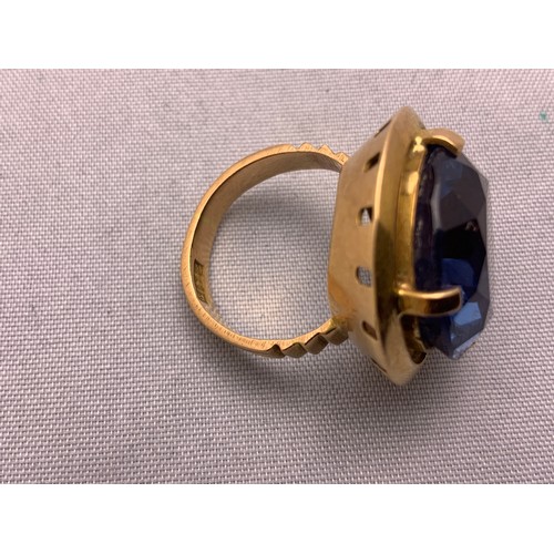 206 - Foreign Gold Dress Ring - Size K - 11gms