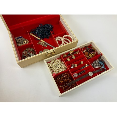 429 - Quantity of Jewellery