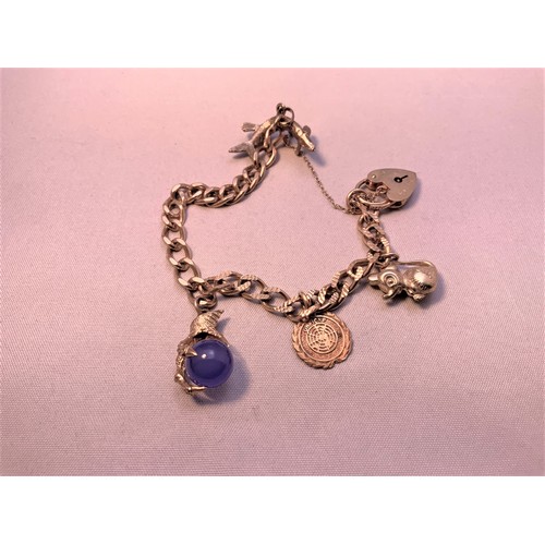 362 - 9ct Gold Charm Bracelet - 19.5gms