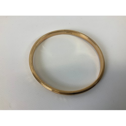 427A - 9ct Gold Bangle - Chester 1929 - Width 8cm - 11.2gms