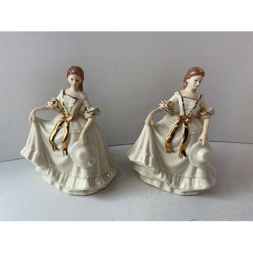 316A - Pair of Leonardo Figurines