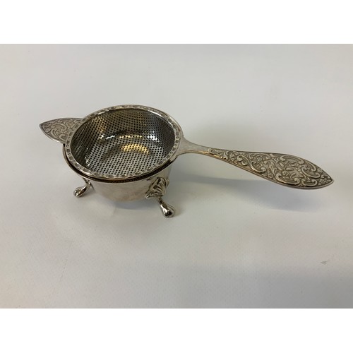 335A - Silver Tea Strainer and Bowl - Birmingham 1979 - 105gms