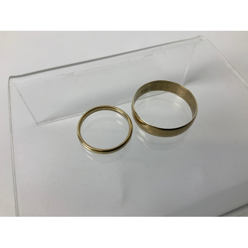 126 - 2x 9ct Gold Wedding Bands - Size Z+3 and Size P - 5.5gms
