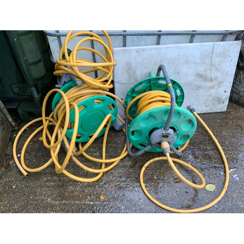 32 - 2x Hose on Reel