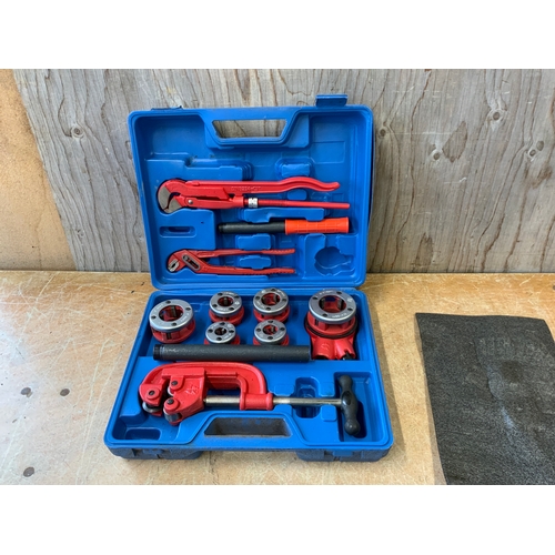 697 - Pipe Threading Kit