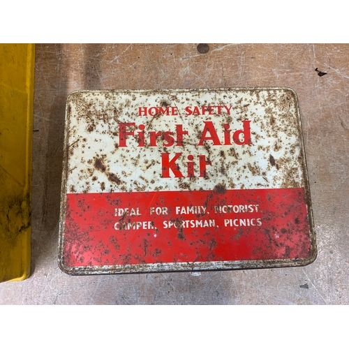 687 - Californian Block Mould and First Aid Kit