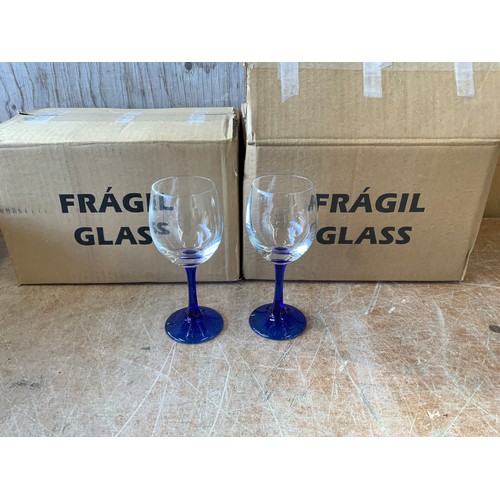 332 - 12x Blue Stemmed Wine Glasses