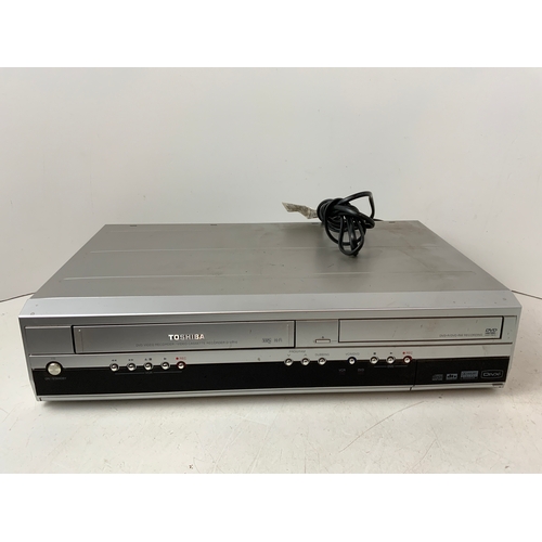 182 - Toshiba DVD/Video Cassette Recorder