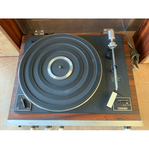 363A - Toshiba Stereo Radio Turntable and Speakers