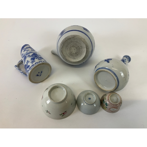 581 - 6x Pieces of Chinese Porcelain