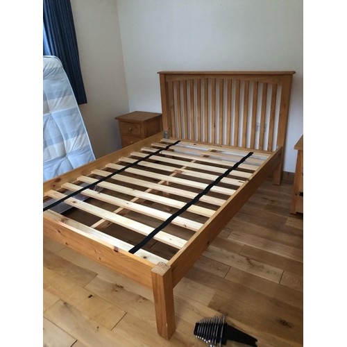 698A - Pine Bed