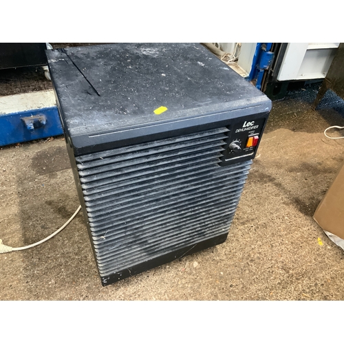 725 - Dehumidifier