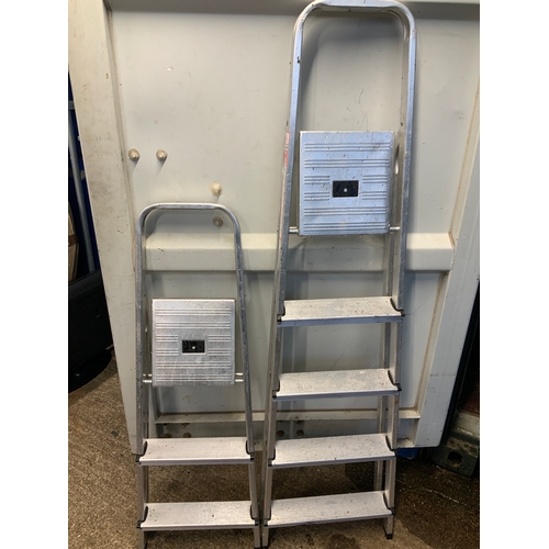 49 - 2x Aluminium Ladders