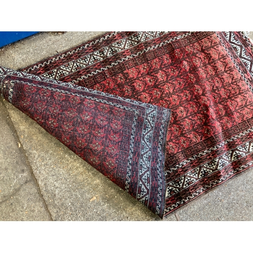 120 - Patterned Rug - 160cm x 100cm