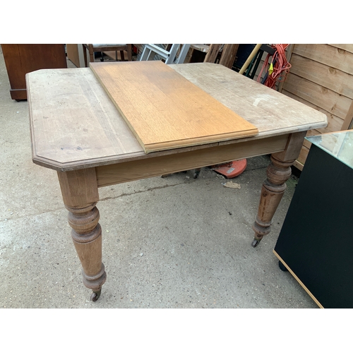 432B - Draw Leaf Table