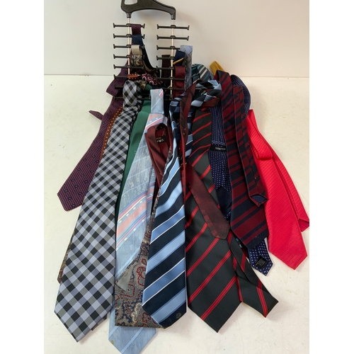 353 - Quantity of Men’s Ties