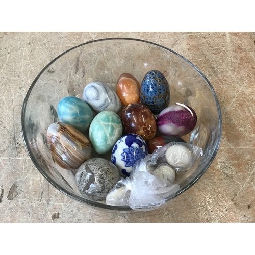 634 - Onyx and Decorative Eggs