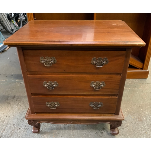 540 - Three Drawer Chest of Drawers with Carved Legs