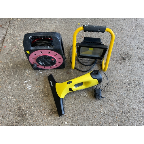 289 - Extension Lead, Karcher Scraper and Work Light