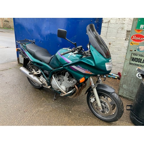 20A - Yamaha Diversion 900 Motorcycle - Log Book and Keys Present - Turns over but does not Start -  Batte... 