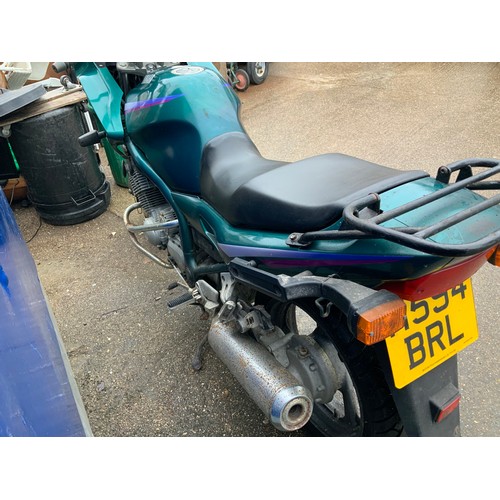 20A - Yamaha Diversion 900 Motorcycle - Log Book and Keys Present - Turns over but does not Start -  Batte... 