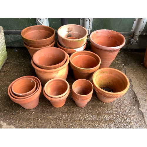 89 - Large Quantity of Terracotta Pots - Various Sizes