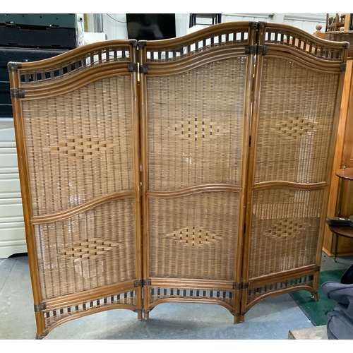 712 - Three Panel Wicker Room Divider