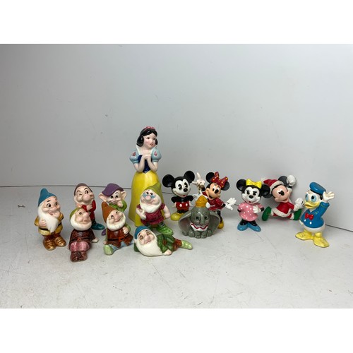 528 - Disney Figures - Snow White and the Seven Dwarfs etc