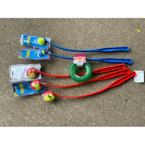 5x Dog Tennis Ball Launchers and Dog Chew