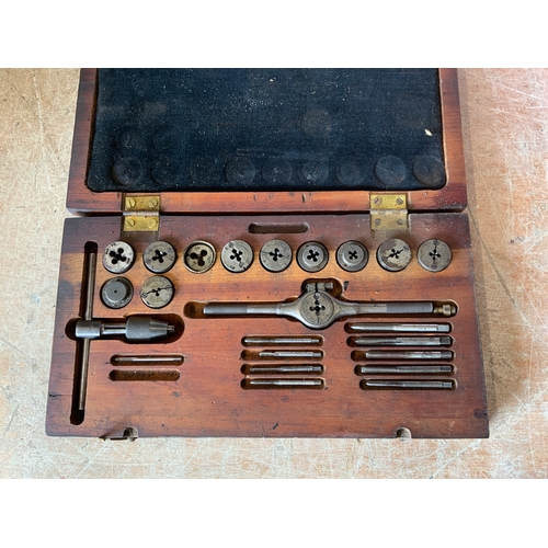 715 - Tap and Die Set