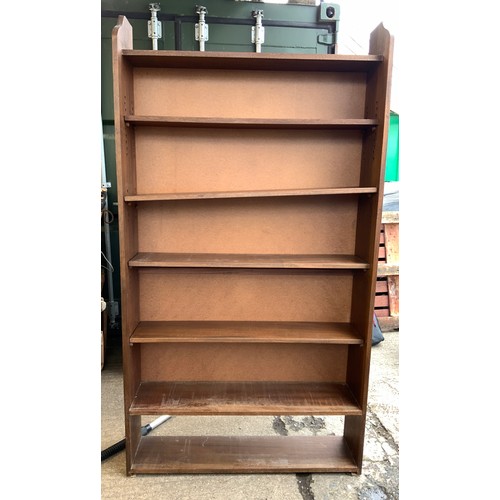 685B - Bookshelves