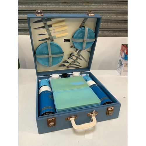 303 - 1950s Sirram Picnic Set