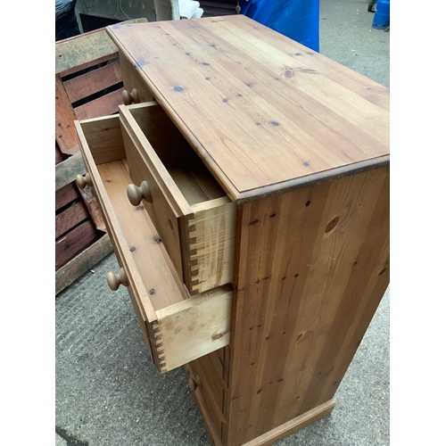 599 - Pine Chest of Drawers