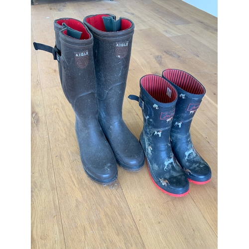 8 - 2x Pairs of Wellington Boots