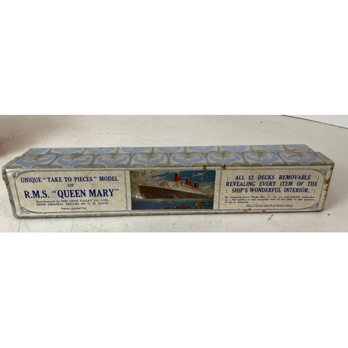 665 - Take to Pieces Model of RMS Queen Mary and Model Vehicles