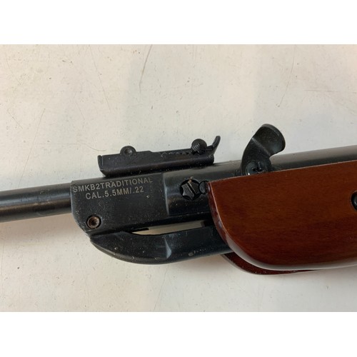 704 - SMK Classic B2 Traditional Air Rifle .22