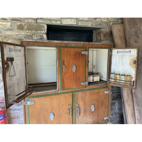 349 - Retro Kitchenette with Original Fittings