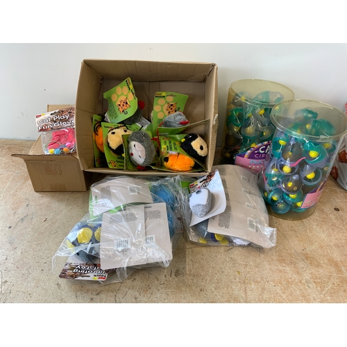 795 - Quantity of Cat Toys