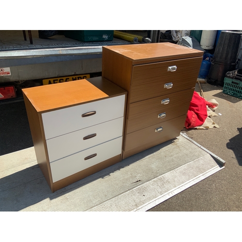 846 - 2x Chests of Drawers