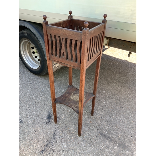 848 - Plant Stand